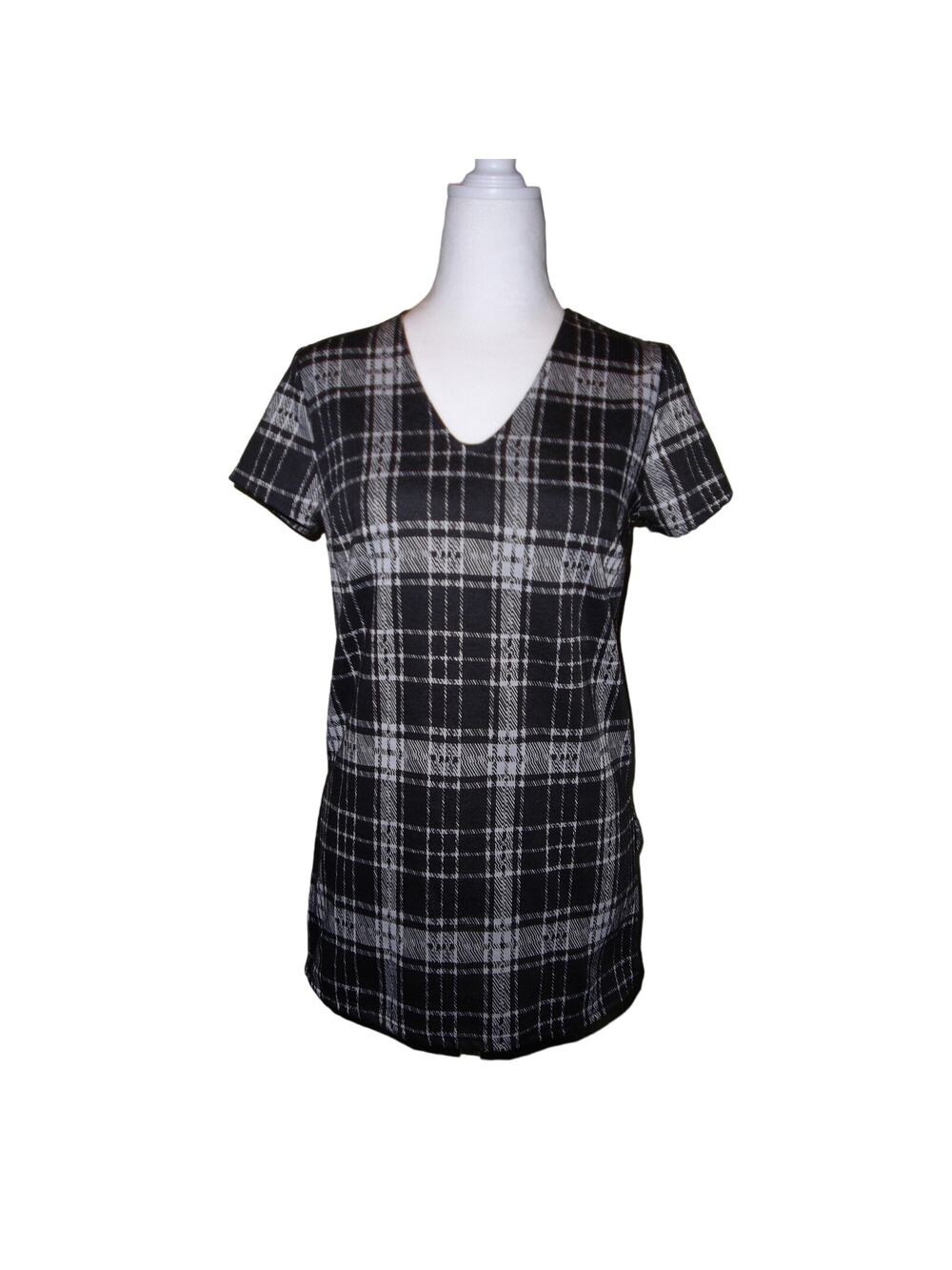 NWT Touch Me Black Plaid V-Neck Short Sleeve Top M